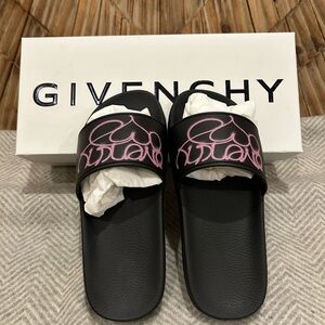 Givenchy Slide Flat Sandals. Women’s. 
Black/Pink. Sz. 39 NWT.